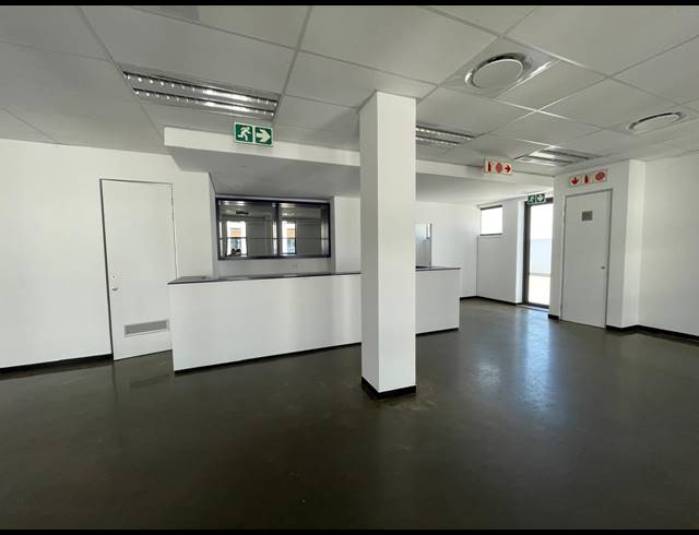 119.50M² OFFICE TO LET IN BRYANSTON